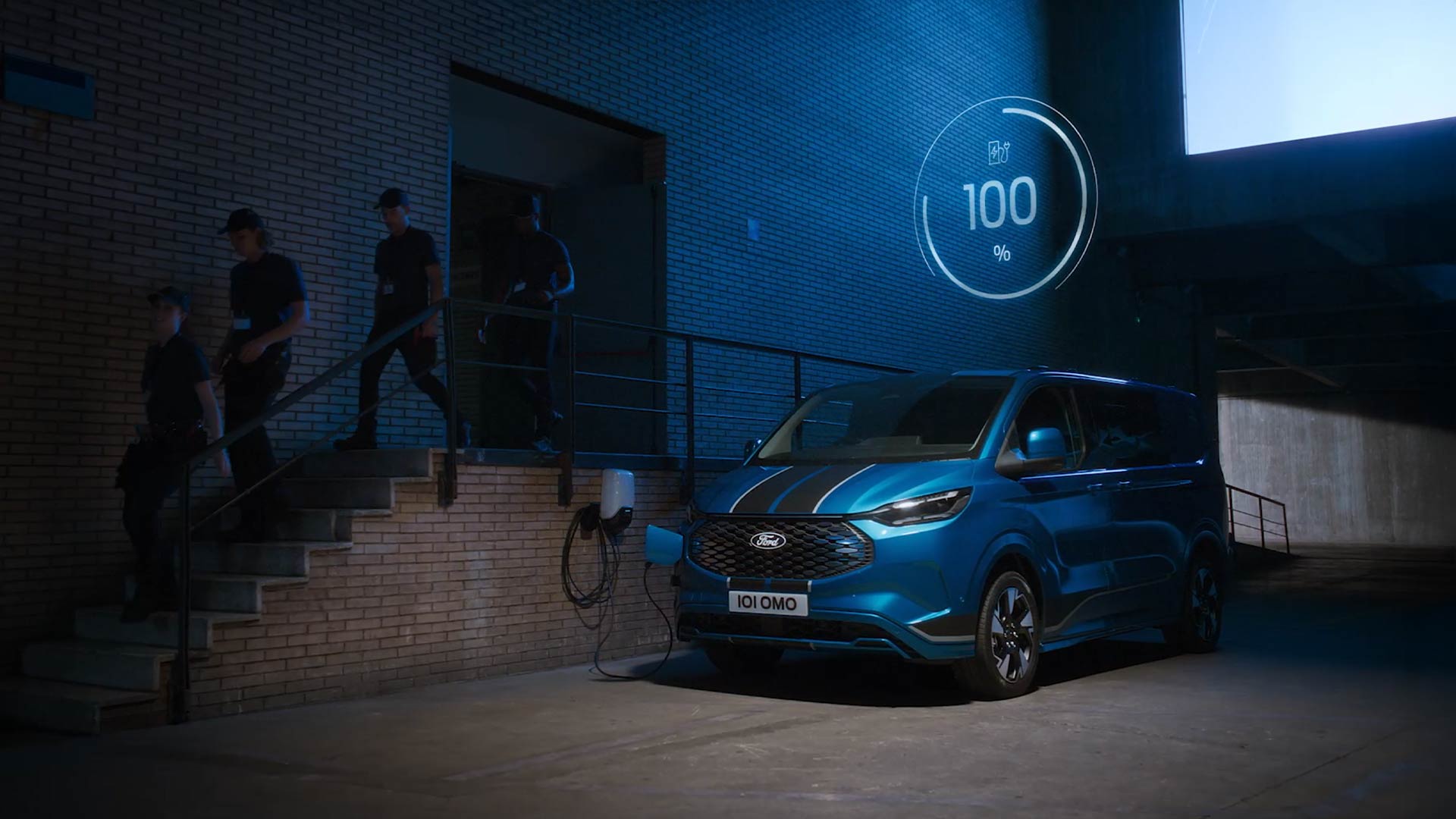 ford e_transit_custom eu Banner_ElectricityandCharging_0000 16x9 1920x1080 bb v710 sport parked charging